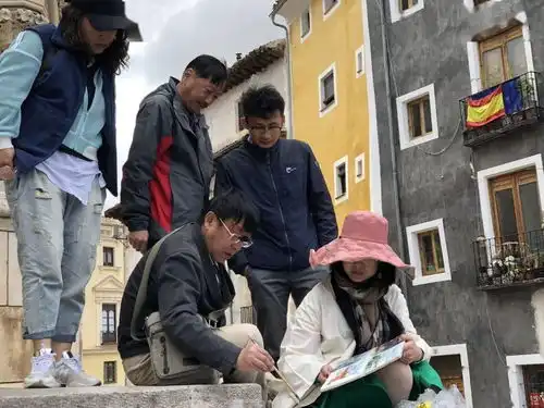 与上海师大俞晓夫一起闲聊艺术,品品他表情里的上海味道