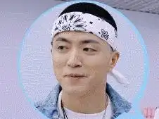 秦牛正威魔性rap洗脑,jonyj被逼成表情包富人,奶粉钱太难挣了