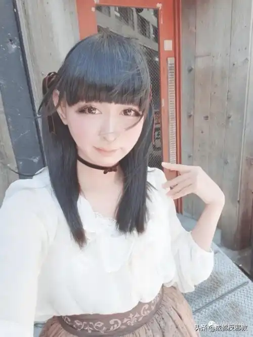女装十年,软萌娇小的日本萝莉,竟是40岁已婚大叔