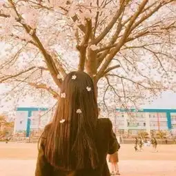 qq头像女生背影带帽子清晰