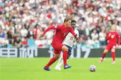 天津日报数字报刊平台英格兰队首次打进欧洲杯决赛