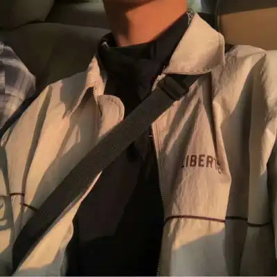 qq头像男生下半身无头学生系半身控网图