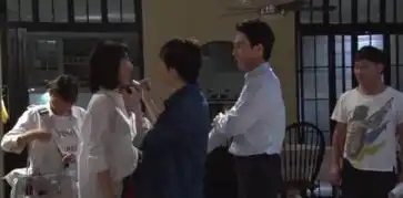 外科风云两位男主都被甩耳光又给亲亲,这剧情我给满分