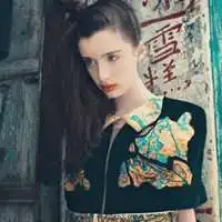 微笑头像女阳光欧美微信头像图片大全