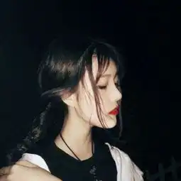 动漫御姐头像高冷侧脸