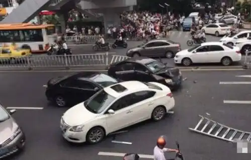 交通事故发生后,车主要不要承担责任,还是驾驶人承担责任