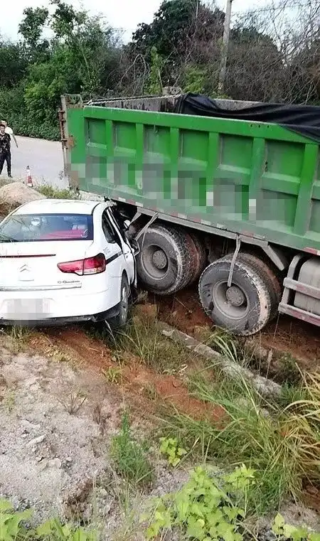 泥头车图片搞笑表情包代
