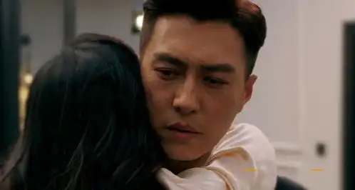 精英律师栗娜当众强吻靳东,戴曦暴怒狂甩1巴掌他是我男人