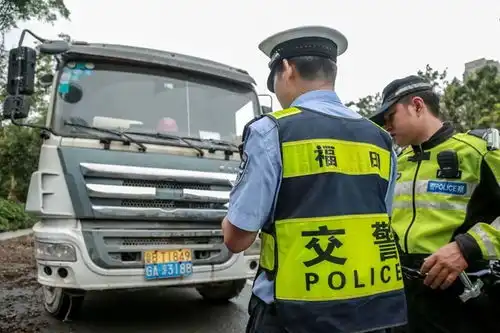 泥头车图片搞笑表情包钟