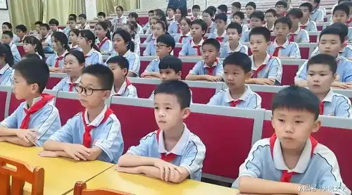 老子蜀道山外教视频引爆假期家长我们都是被老师这招管麻木的
