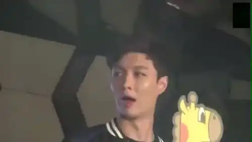 张艺兴知道代言还要喝酒的表情,感觉整个人都不好了
