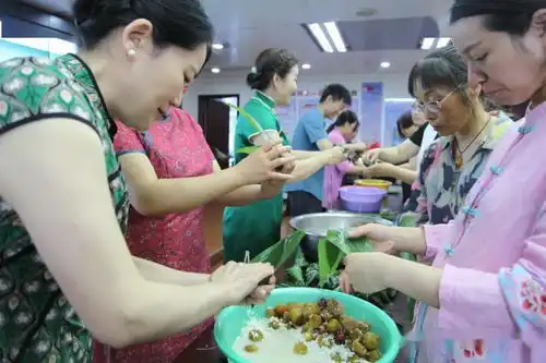开封市公路管理局开展传承端午文化礼赞建党百年包粽子活动