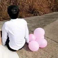 卡通背影情侣头像一对两张