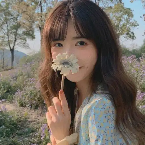 女生头像拐个弯,与生活和解,得失都随意