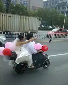 搞笑内涵趣图穿这样爬山真的好吗
