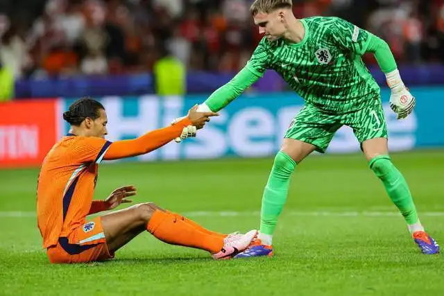 欧洲杯日报4强落位英格兰荷兰会师半决赛,萨卡救索斯盖特