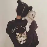 美女抱英短蓝猫头像微信头像图片大全