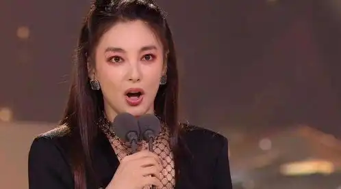 张雨绮跑调嘉宾表情成亮点,浪姐表演名不副实,但大招帮她赢回好感