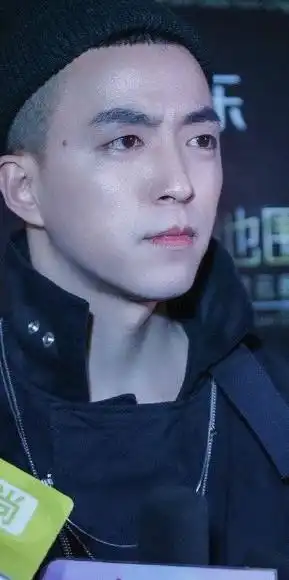 秦牛正威魔性rap洗脑,jonyj被逼成表情包富人,奶粉钱太难挣了