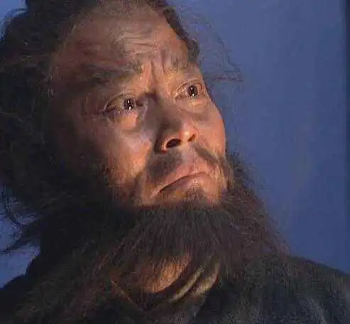 64岁李逵赵小锐,小1岁妻子表情俏皮可爱,宛如少女