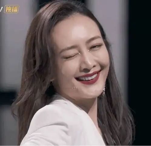 wink被吐槽油腻后,王鸥在线求教程对着镜头苦练的王鸥太可爱了