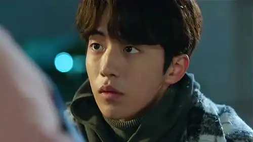 举重妖精金福珠南朋友对女友严肃的表情,与暖心的呵护,让我再次相信爱情