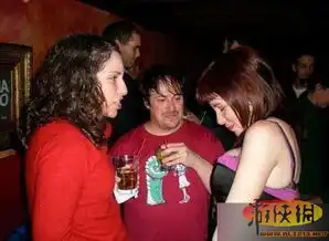 看美女是个技术活男人偷窥时的搞笑表情囧图