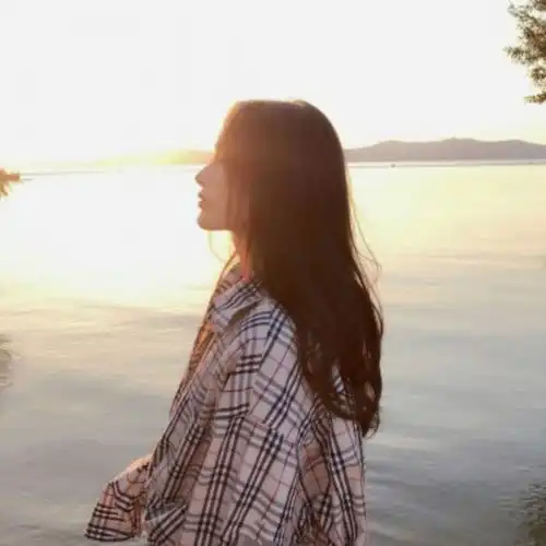动漫背影女生头像唯美