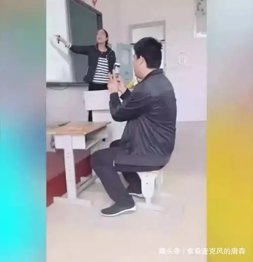 胃疼的表情包搞笑图片头