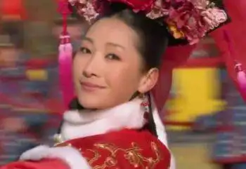 甄嬛传谁注意到了安陵容跳冰嬉舞时,果郡王在看哪