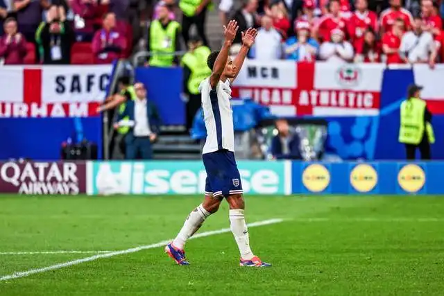 欧洲杯日报4强落位英格兰荷兰会师半决赛,萨卡救索斯盖特