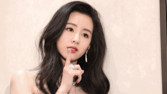 一做表情就幻灭的美女明星迪丽热巴显油腻,baby活在静态图里