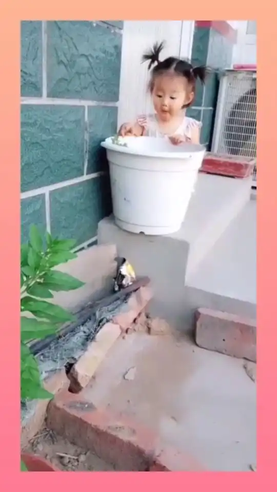 宝贝你这是什么表情啊太可爱了