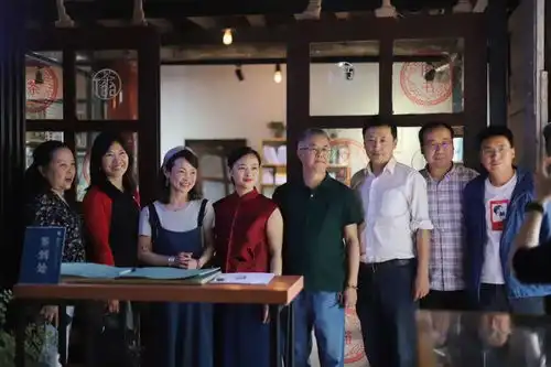 考古人周必素新闻人舒畅做客书香花溪对谈公众考古