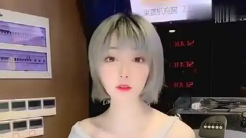 咬米犯花痴的瞬间,这害羞的表情是认真的吗