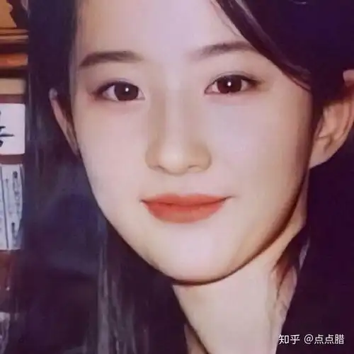 如何看待张艺凡说自己被妈妈保护的太好了