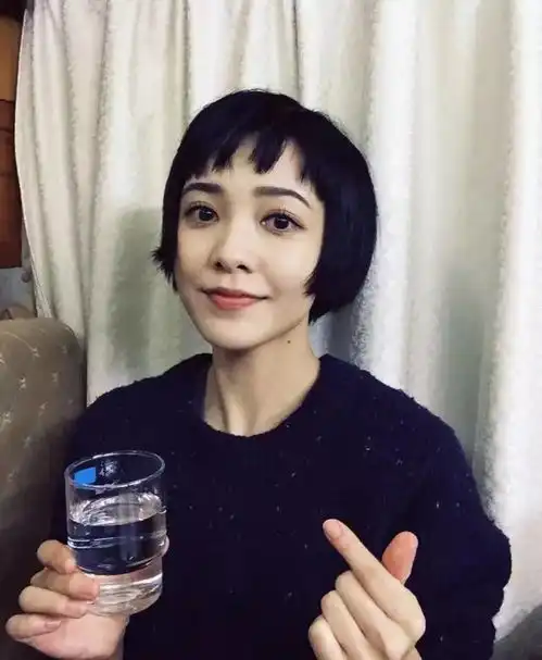 女人学会发型和耳饰,比削骨整形还神奇