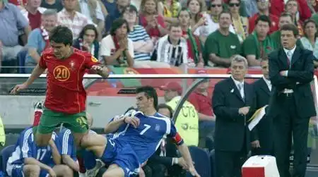 2004年欧冠发生了什么为什么冠军居然是葡萄牙波尔图队